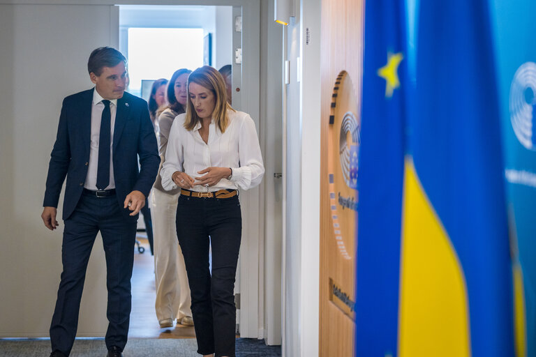 Fotografie 2: Roberta METSOLA, EP President meets with Oliver RÖPKE, President of the European Economic and Social Committee