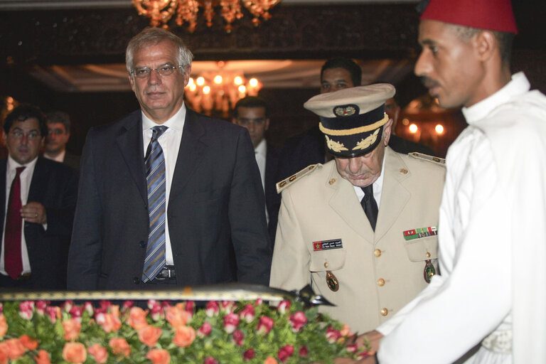 Valokuva 19: Josep Borrell Fontelles, EP President visits the Mohammed V Mausoleum in Rabat during his official visit to Morocco, September 15, 2005