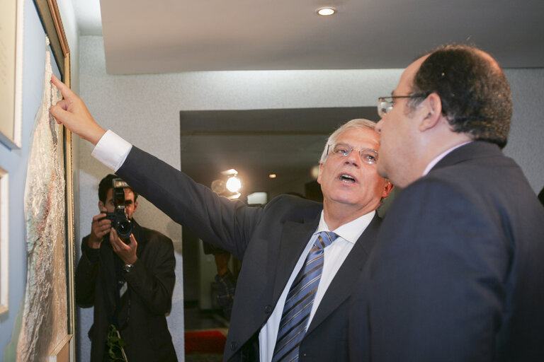 Valokuva 12: Josep Borrell Fontelles, EP President meets Taib Fassi Fihri (L) Moroccan Secretary of State for Foreign Affairs in Rabat during his official visit to Morocco, September 9, 2005