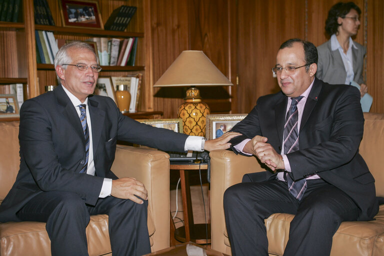 Valokuva 11: Josep Borrell Fontelles, EP President meets Taib Fassi Fihri (L) Moroccan Secretary of State for Foreign Affairs in Rabat during his official visit to Morocco, September 9, 2005