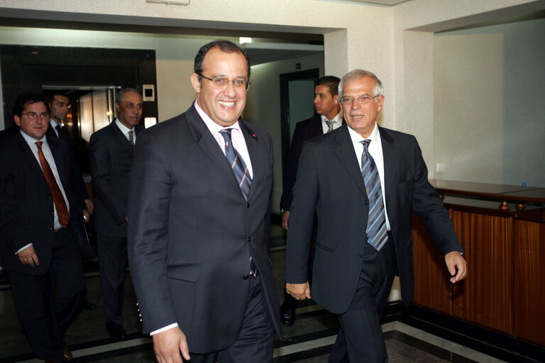 Valokuva 10: Josep Borrell Fontelles, EP President meets Taib Fassi Fihri (L) Moroccan Secretary of State for Foreign Affairs in Rabat during his official visit to Morocco, September 9, 2005.