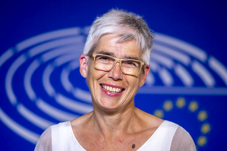 Снимка 14: Jutta PAULUS in the EP in Brussels