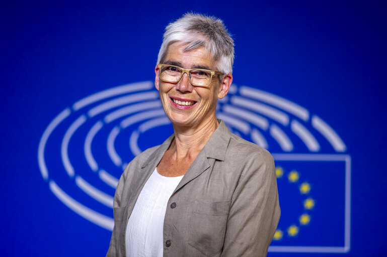 Снимка 7: Jutta PAULUS in the EP in Brussels