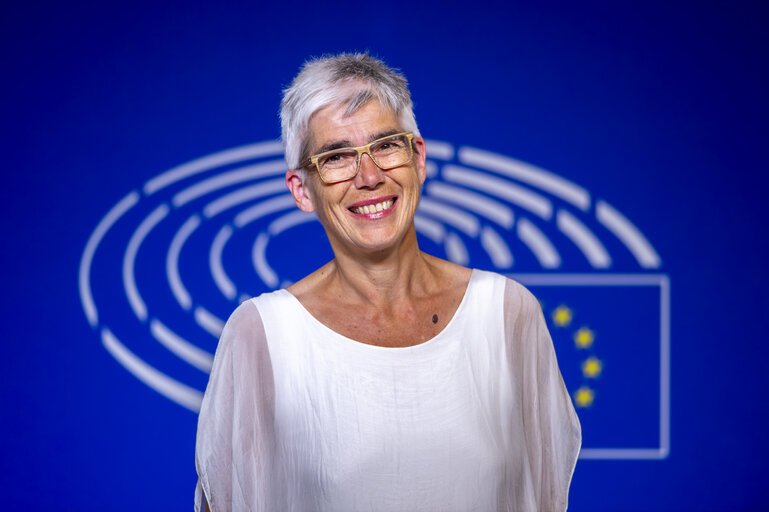 Снимка 12: Jutta PAULUS in the EP in Brussels