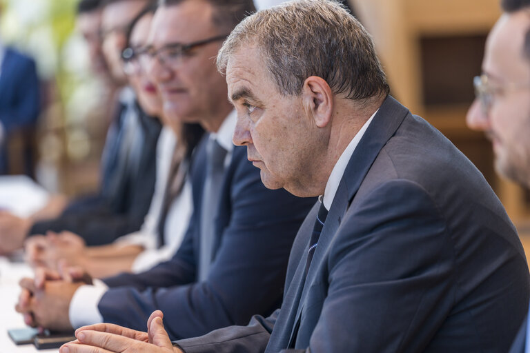 Fotografija 3: Roberta METSOLA, EP President meets with Anglu FARRUGIA, Speaker of the Parliament of Malta