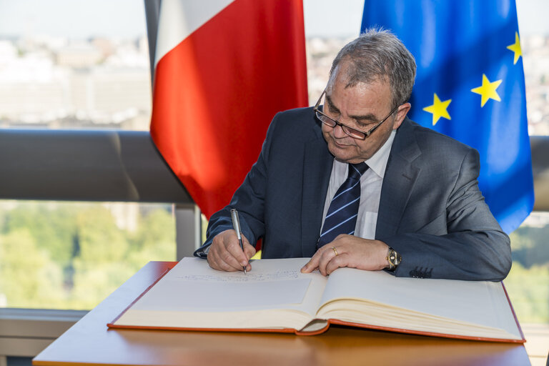 Roberta METSOLA, EP President meets with Anglu FARRUGIA, Speaker of the Parliament of Malta