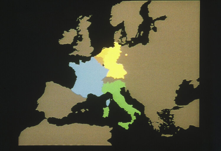 Fotografija 37: Map of Europe in 1957 -EP Illustration - Europe map by Country graphical vieuw