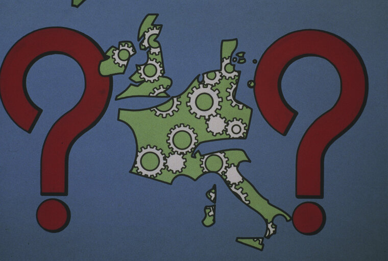 Fotografija 39: Map of Europe in 1981- EP illustrative color Slide covering the different European themes and work
