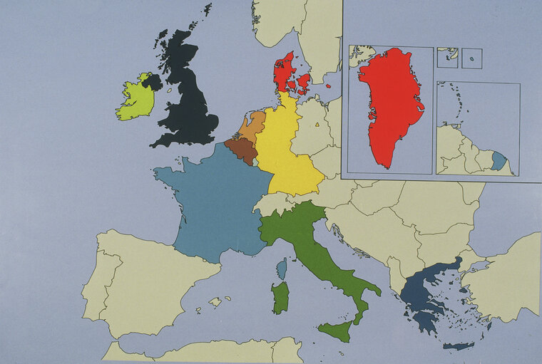 Fotografija 40: Map of Europe in 1981- EP illustrative color Slide covering the different European themes and work