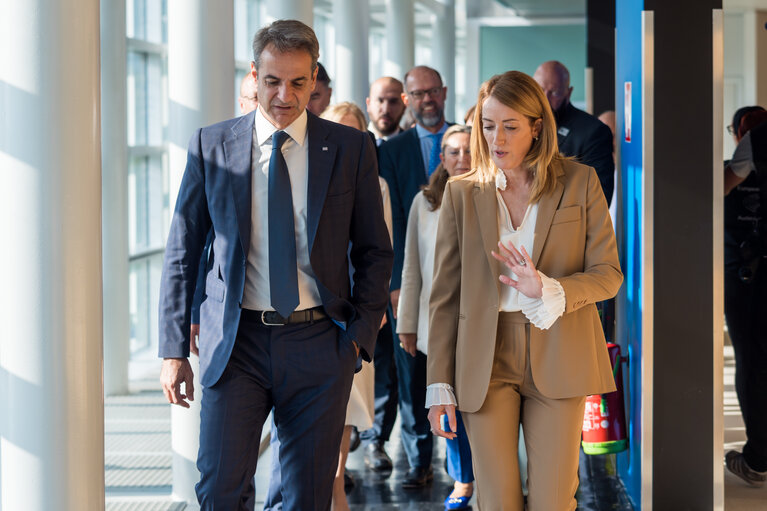 Photo 6: Roberta METSOLA, EP President meets with Kyriakos MITSOTAKIS, Greek Prime Minister