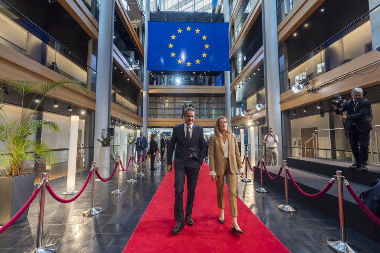 Photo 10: Roberta METSOLA, EP President meets with Kyriakos MITSOTAKIS, Greek Prime Minister