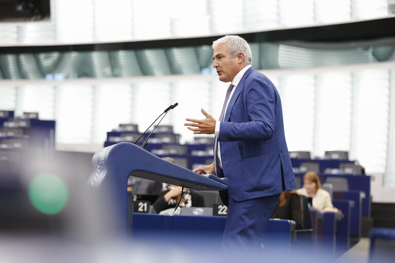 Fotografia 13: EP Plenary session - Oral question - Opening of negotiations of an agreement with the United States of America on strengthening international supply chains of critical minerals