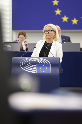 Fotografia 19: EP Plenary session - Oral question - Opening of negotiations of an agreement with the United States of America on strengthening international supply chains of critical minerals