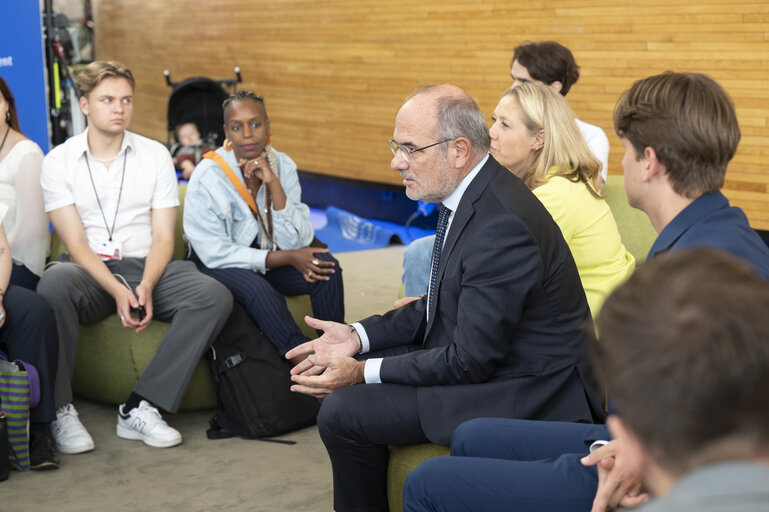 Foto 22: Jaume DUCH meets with influencers