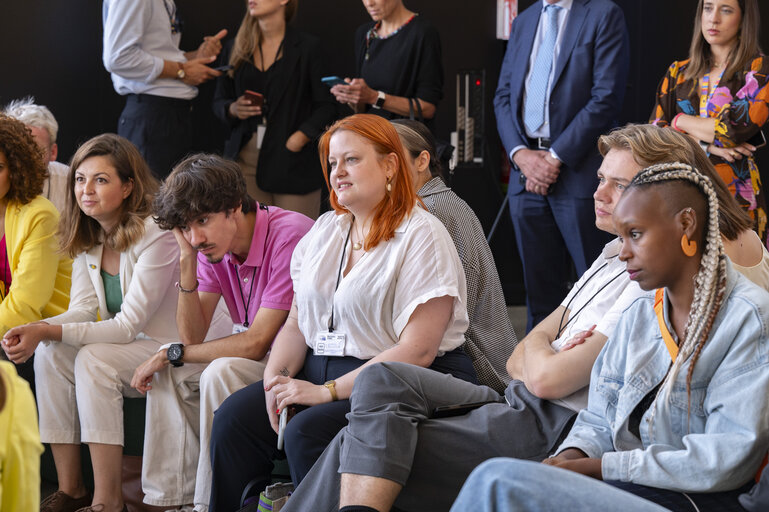 Foto 7: Jaume DUCH meets with influencers