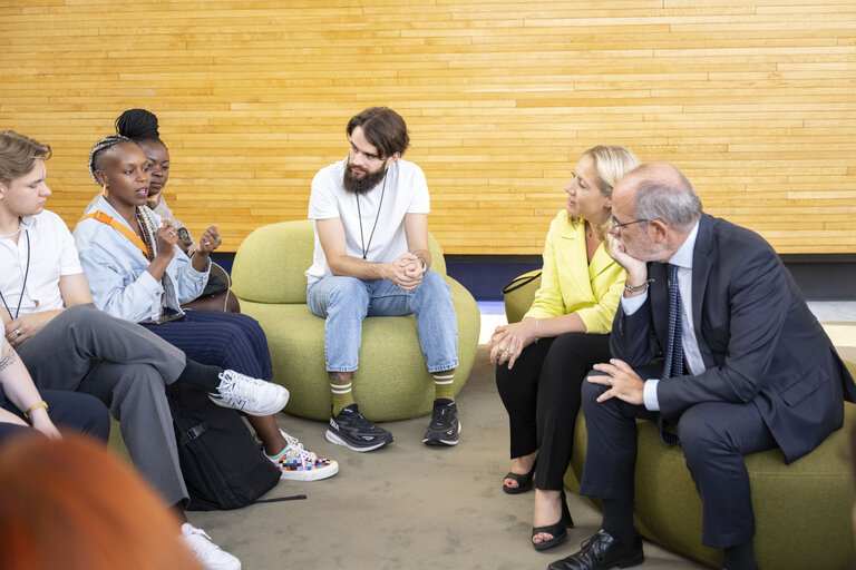 Foto 14: Jaume DUCH meets with influencers