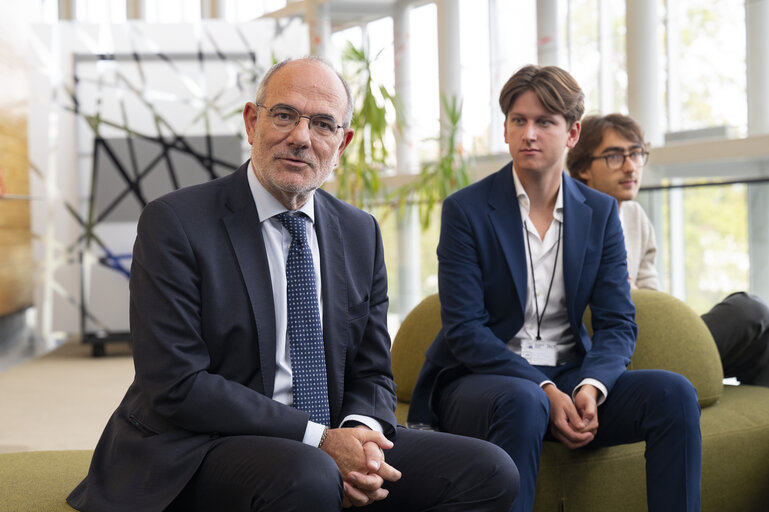 Foto 27: Jaume DUCH meets with influencers