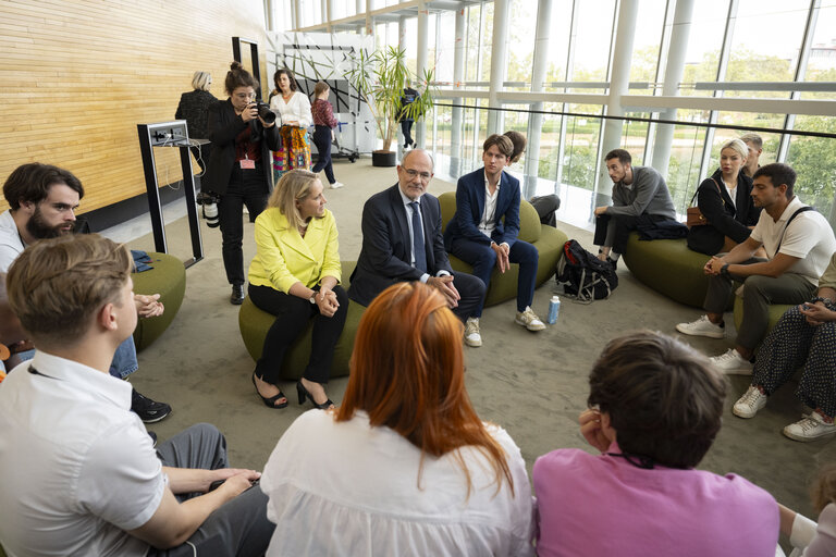 Foto 26: Jaume DUCH meets with influencers