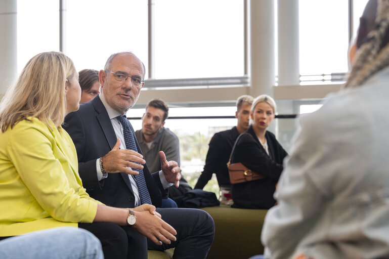 Foto 21: Jaume DUCH meets with influencers