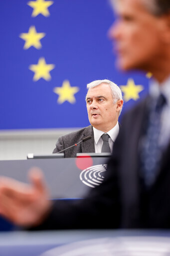 Photo 39: EP Plenary session - Commission statement - Corrupt large-scale sale of Schengen visas