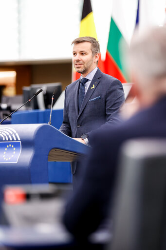 Photo 35: EP Plenary session - Commission statement - Corrupt large-scale sale of Schengen visas