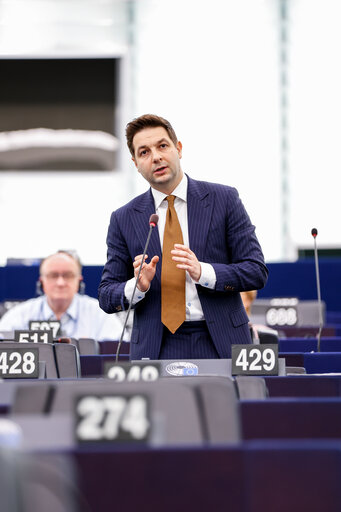 Photo 26: EP Plenary session - Commission statement - Corrupt large-scale sale of Schengen visas