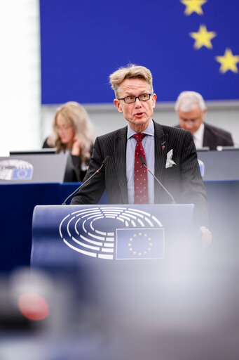 Photo 31: EP Plenary session - Commission statement - Corrupt large-scale sale of Schengen visas