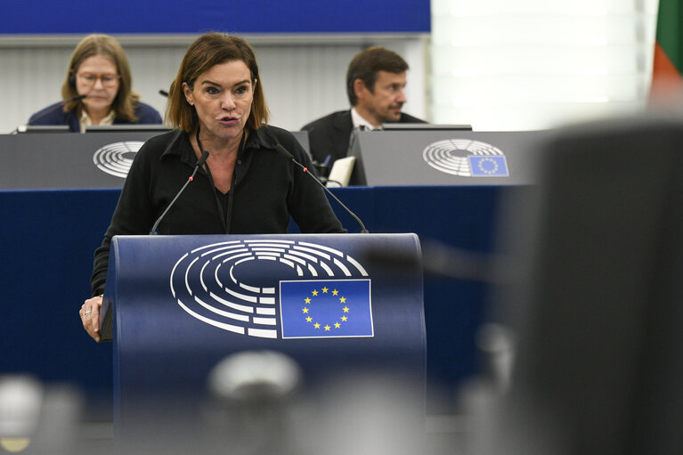 Fotografia 8: EP Plenary session - Topical debate- Decent housing for all