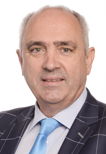 Suriet 1: Peter van DALEN official portrait - 9th Parliamentary term.