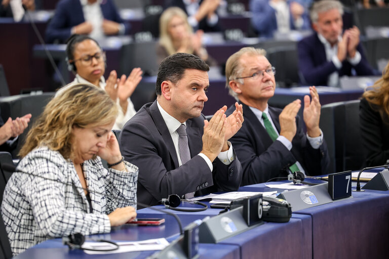 Foto 21: EP Plenary session - Resumption of session