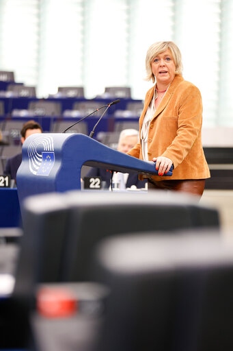 Φωτογραφία 41: EP Plenary session - Effectiveness of the EU sanctions on Russia