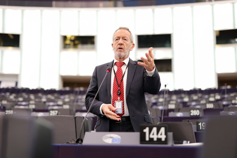 Φωτογραφία 7: EP Plenary session - Effectiveness of the EU sanctions on Russia