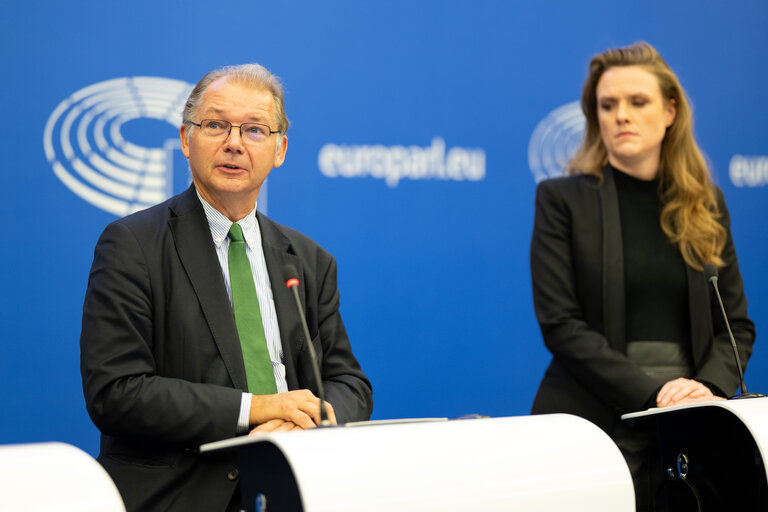 Fotografija 1: Press briefing Greens/EFA