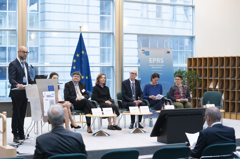 Fotografia 36: EPRS Policy Roundtable - Lessons learned from the COVID-19 pandemic: Recommendations for the future