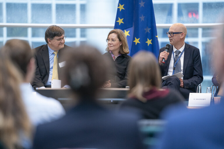 Fotografia 8: EPRS Policy Roundtable - Lessons learned from the COVID-19 pandemic: Recommendations for the future