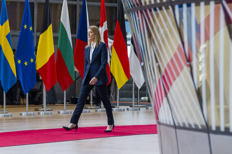 Φωτογραφία 4: European Council - Arrival of Roberta METSOLA, EP President