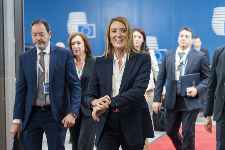 Foto 7: European Council - Arrival of Roberta METSOLA, EP President