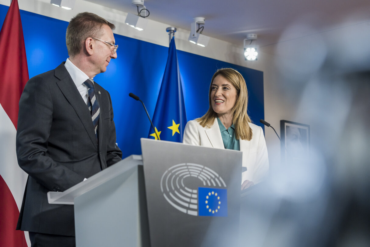 Roberta METSOLA, EP President meets with Edgars RINKEVICS, President of Latvia - Press Point