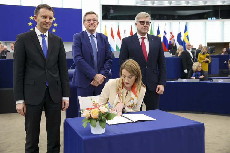 EP Plenary session - Voting session including 2024 budget procedure and signing ceremony