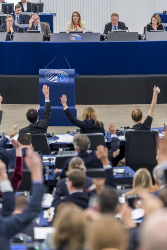 Fotografia 1: EP Plenary session - Voting session including 2024 budget procedure and signing ceremony