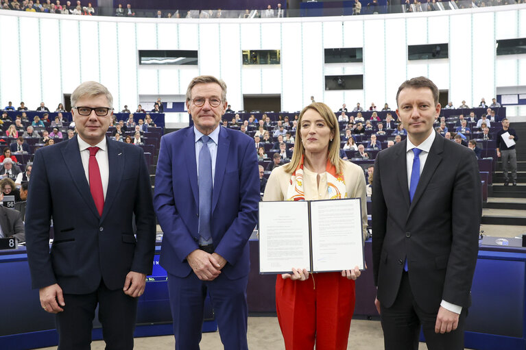 EP Plenary session - Voting session including 2024 budget procedure and signing ceremony