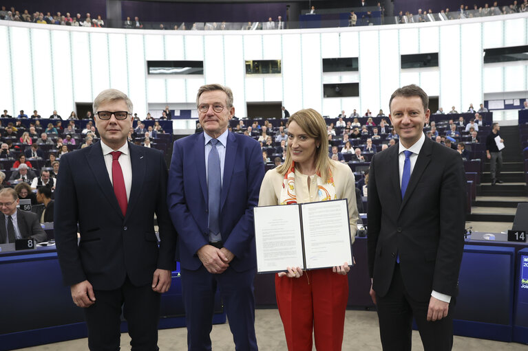 EP Plenary session - Voting session including 2024 budget procedure and signing ceremony