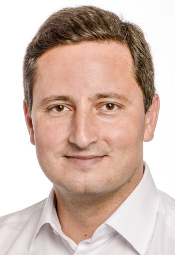 Fotografi 1: Nicolae STEFANUTA official portrait - 9th Parliamentary term