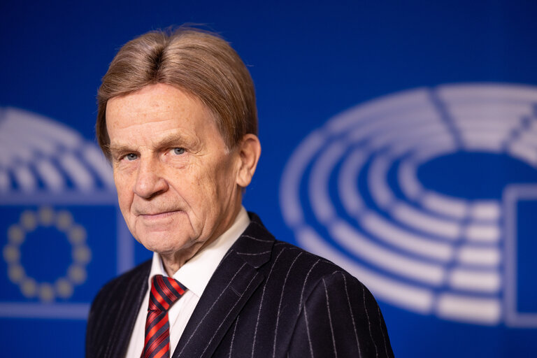 Mauri PEKKARINEN in the EP in Brussels