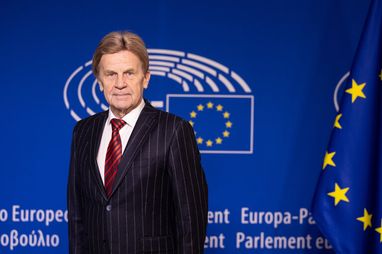 Mauri PEKKARINEN in the EP in Brussels