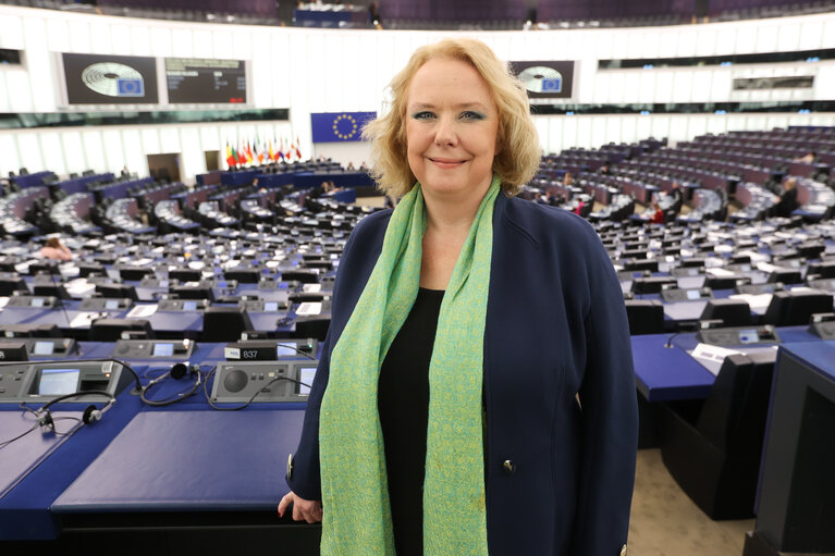 Photo 9: Beatrice COVASSI in the EP in Strasbourg