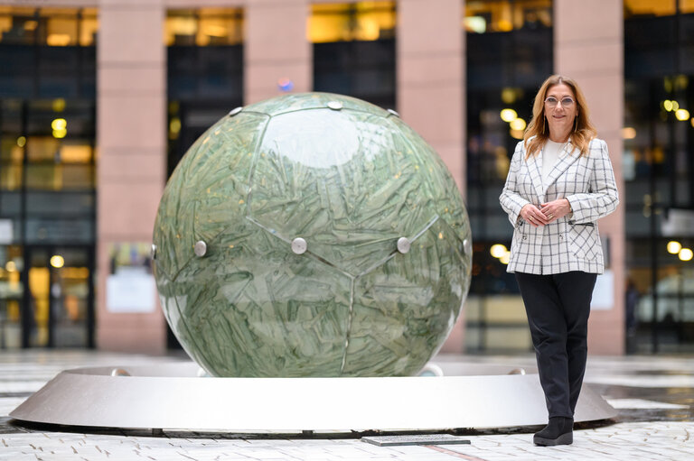 Fotografija 1: Beata MAZUREK in the EP in Strasbourg