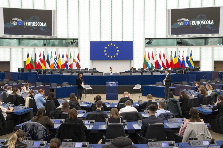 Photo 7: Euroscola
