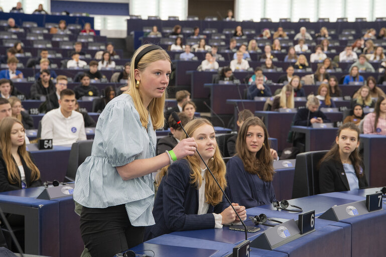 Photo 12: Euroscola