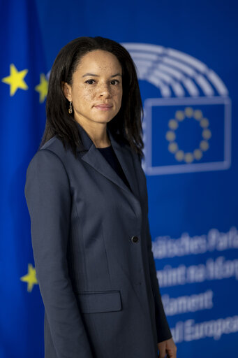 Suriet 14: Samira RAFAELLA in the EP in Strasbourg